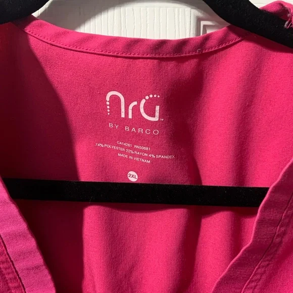 Pink scrub top - Picture 2 of 3